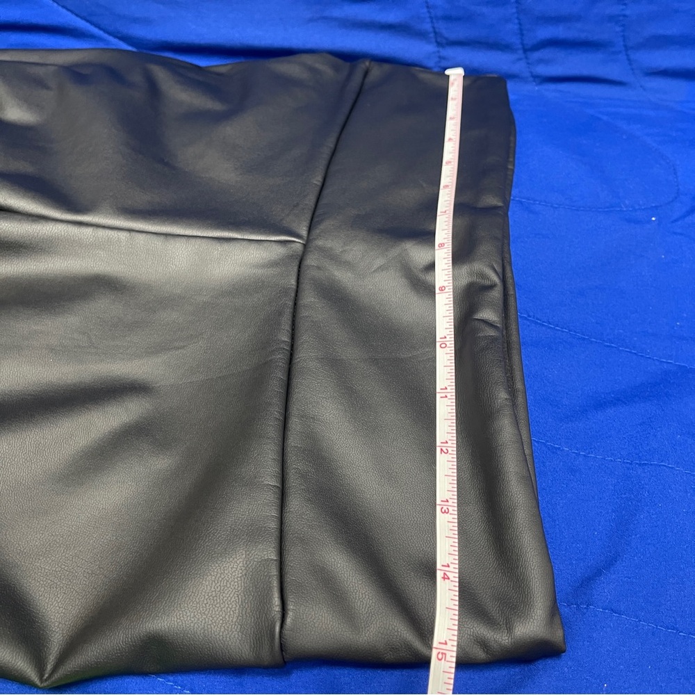 Black Faux leather legging/pants in size large - Picture 5 of 7